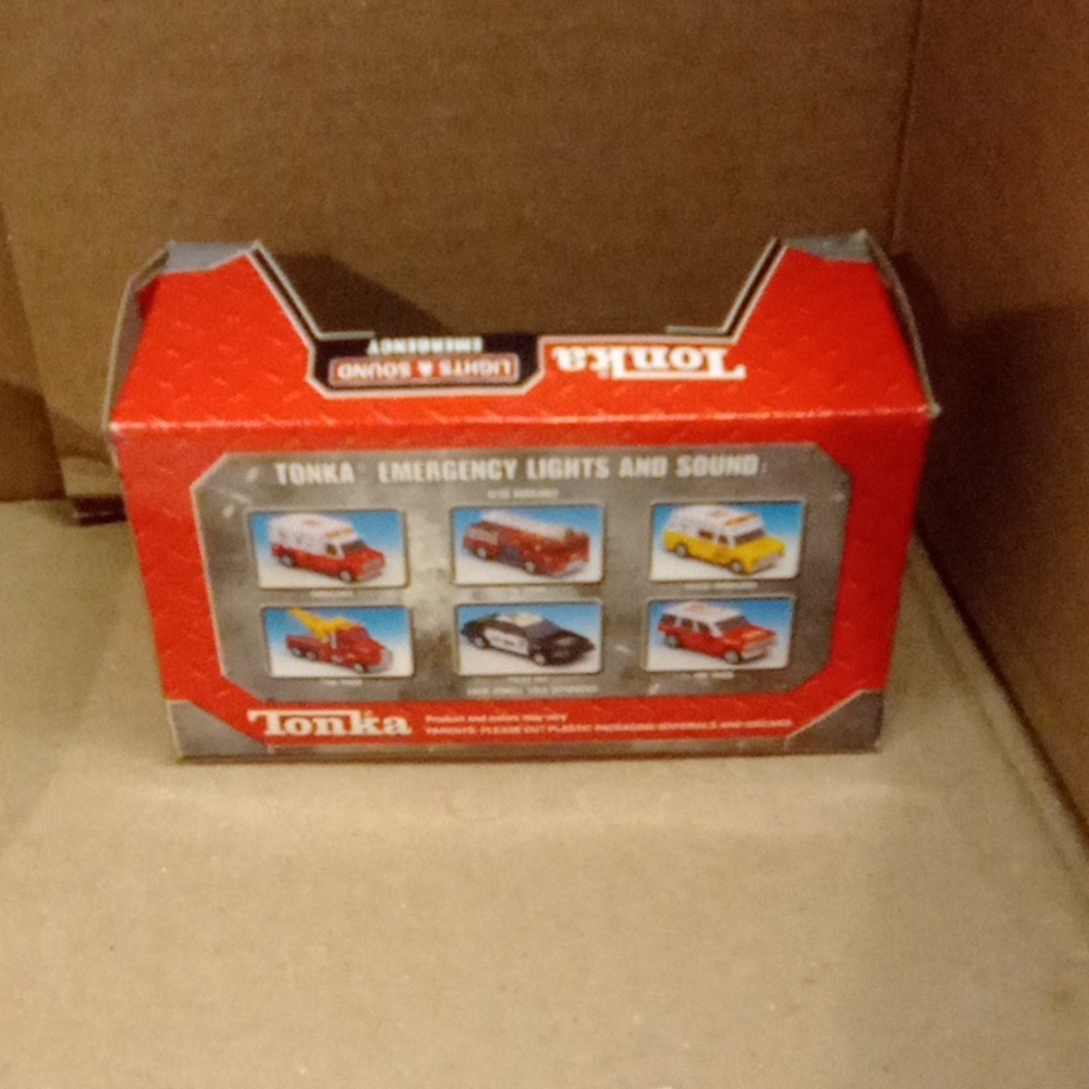 Tonka Red  Fire Engine - Picture 3 of 3